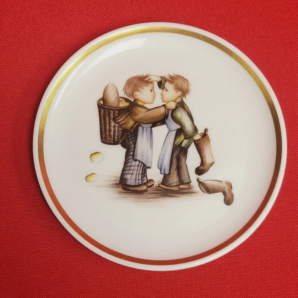 Schmid Berta Hummel Museum Miniature Plate Collection 1979